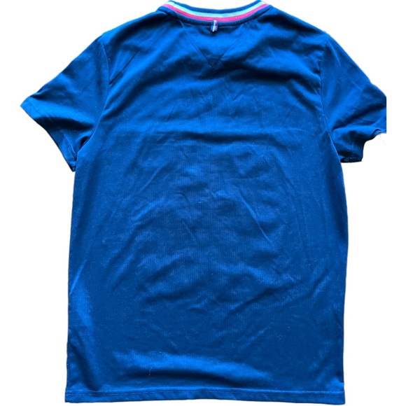 Tommy Hilfiger top size xxs in EUC . - Picture 2 of 5